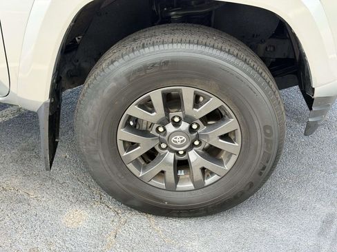 Certified 2023 Toyota Tacoma SR5 w/ SR5 Appearance Package RWD image 25