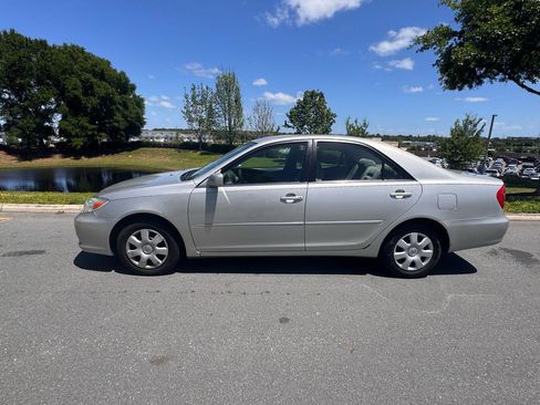 Used 2002 Toyota Camry XLE FWD image 7