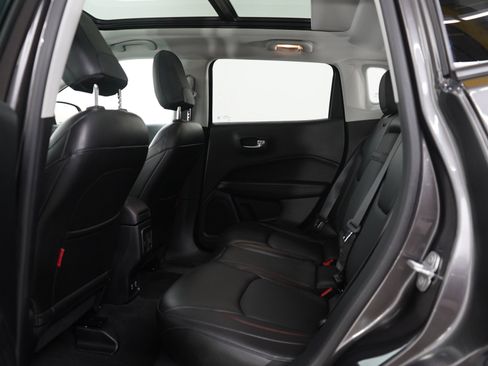 Used 2018 Jeep Compass Trailhawk w/ Leather Interior Group AWD/4WD image 18