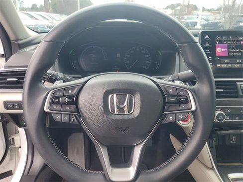 Used 2019 Honda Accord Touring image 16