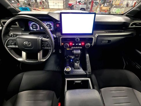 Used 2024 Toyota Tacoma TRD Sport w/ TRD Sport Upgrade Package image 14