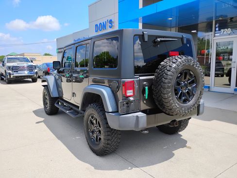 Used 2018 Jeep Wrangler Unlimited Sport AWD/4WD image 9