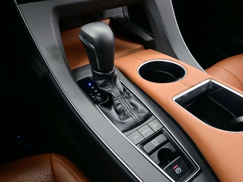 Used 2019 Toyota Avalon Limited image 23