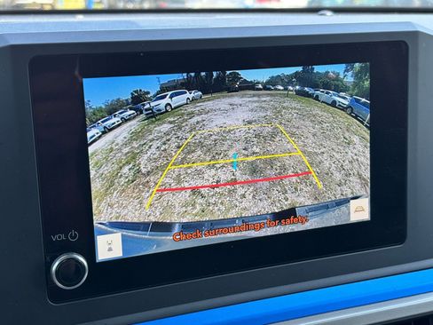 Used 2025 Toyota Tacoma TRD Off-Road AWD/4WD image 25