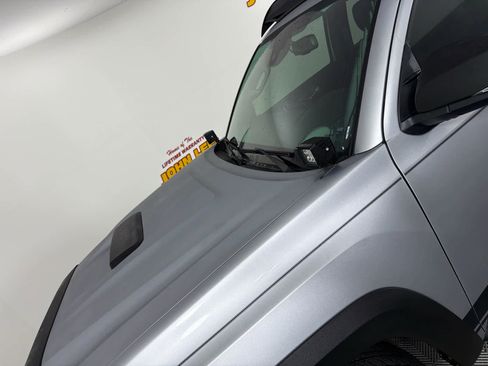 Used 2019 Toyota Tacoma TRD Sport image 11