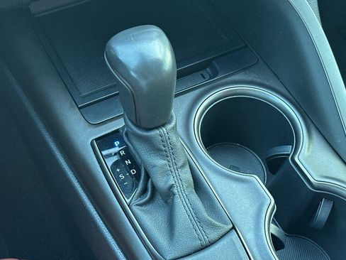 Used 2021 Toyota Camry SE image 19