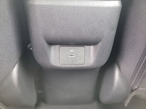 Used 2025 Nissan Versa SV image 15