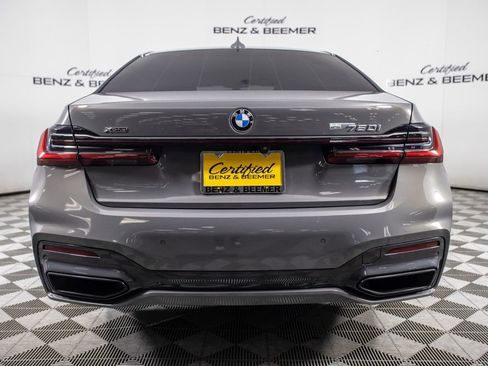 Used 2022 BMW 750i xDrive w/ M Sport Package image 11