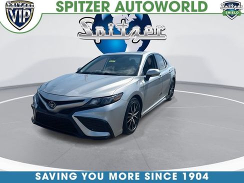 Used 2021 Toyota Camry SE w/ Cold Weather Package AWD/4WD image 4