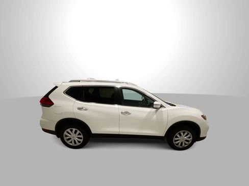 Used 2017 Nissan Rogue S w/ S Appearance Package image 9