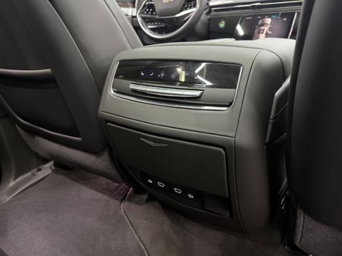 Used 2025 Cadillac Escalade Sport Platinum image 26