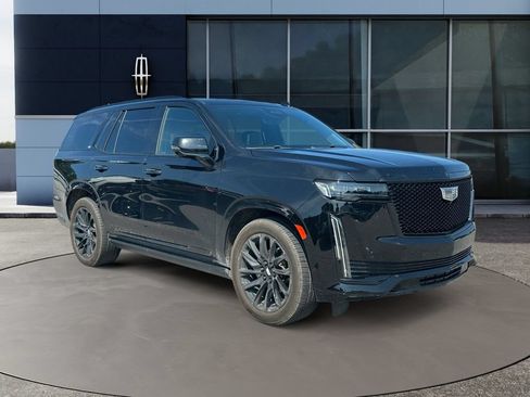 Used 2021 Cadillac Escalade Sport Platinum w/ LPO, ONYX Package AWD/4WD image 4