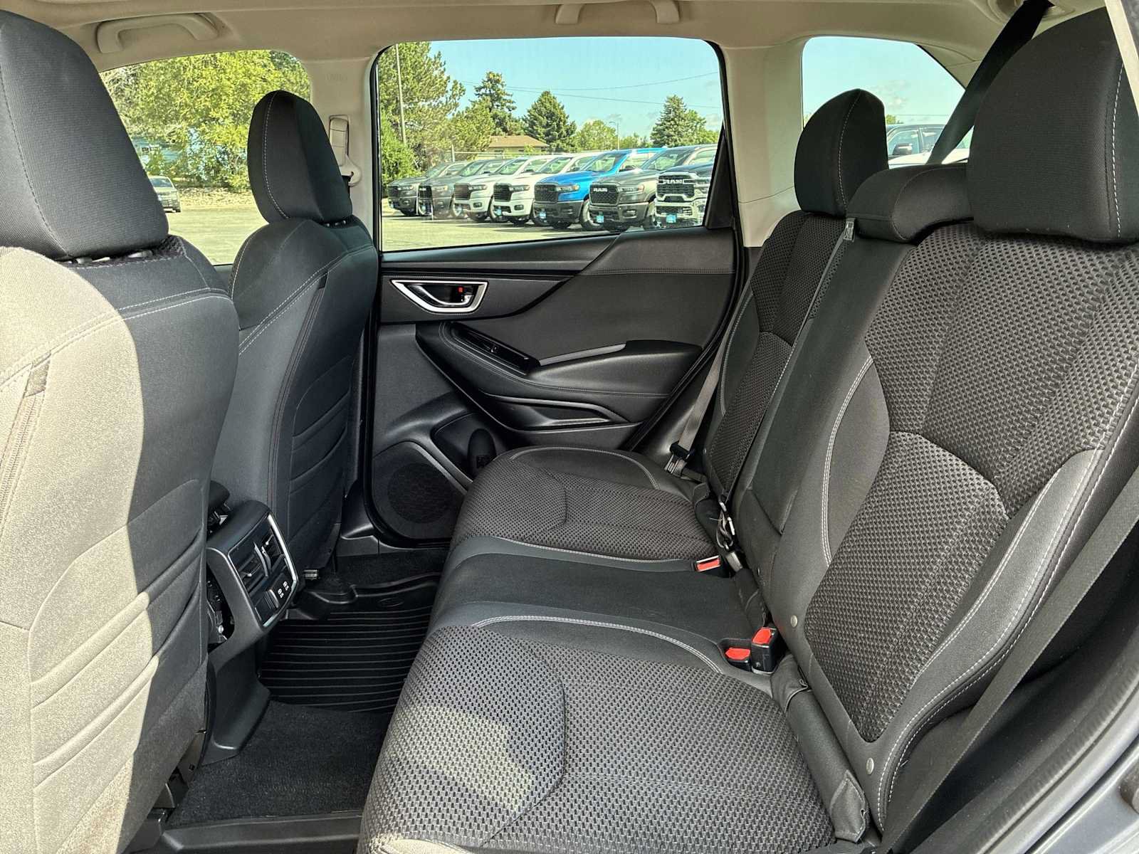 Used 2020 Subaru Forester Premium AWD/4WD image 23