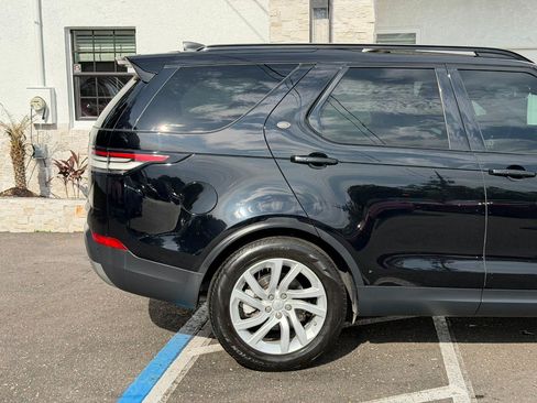 Used 2018 Land Rover Discovery SE AWD/4WD image 17