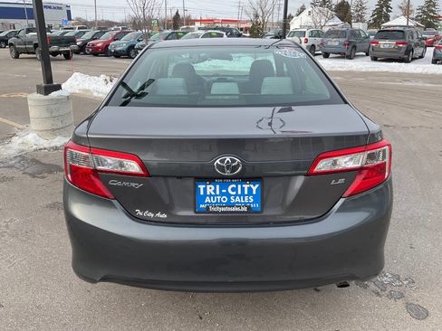 Used 2014 Toyota Camry LE image 6