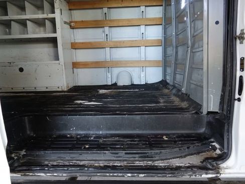 Used 2017 GMC Savana 2500 image 41