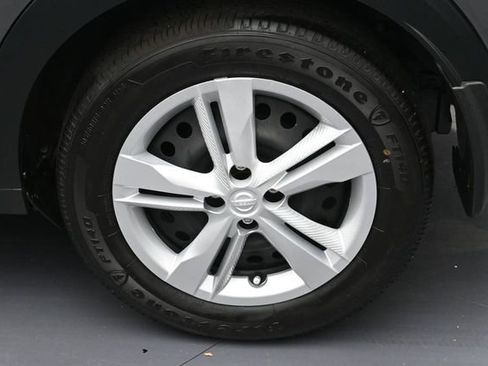Used 2024 Nissan Kicks S FWD image 8