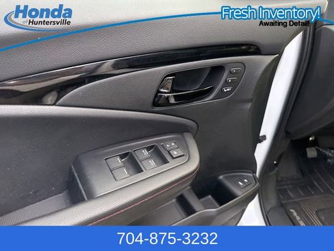 Used 2024 Honda Passport Black Edition image 18