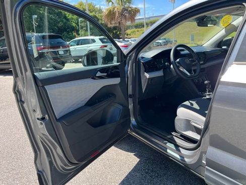 Used 2023 Volkswagen Taos S FWD image 4