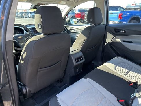 Used 2020 Chevrolet Equinox LS image 38