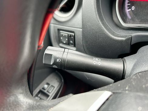 Used 2018 Nissan Versa SV FWD image 18