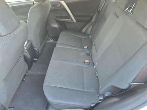 Used 2016 Toyota RAV4 LE FWD image 33
