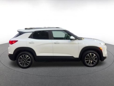 Used 2025 Chevrolet TrailBlazer LT image 16