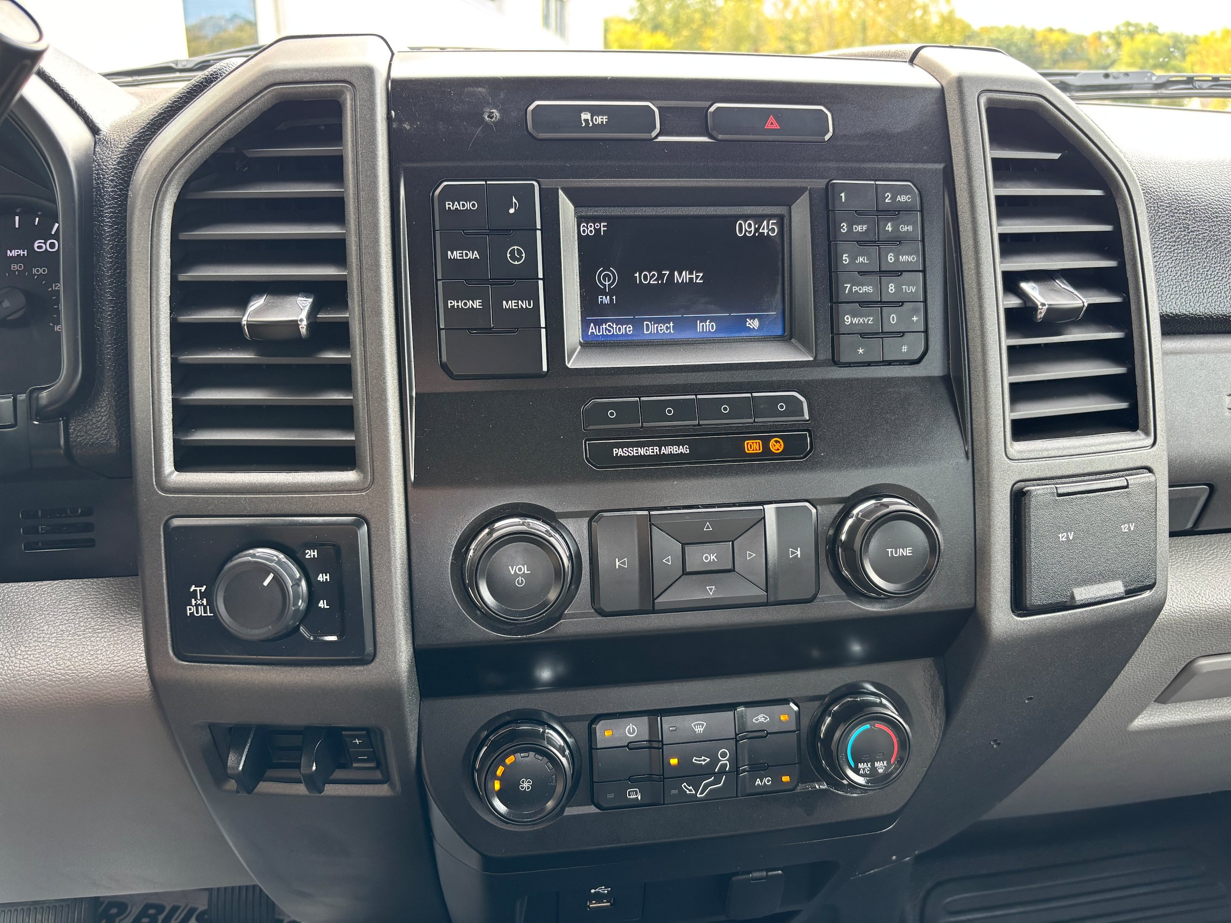 Used 2019 Ford F250 XL w/ Power Equipment Group AWD/4WD image 25