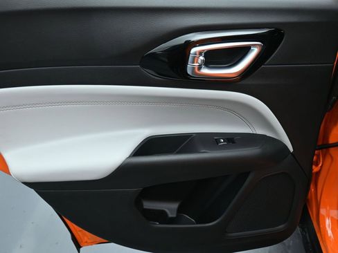 New 2026 Jeep Compass Limited image 11