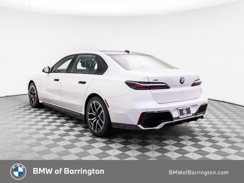 New 2025 BMW 750e xDrive AWD/4WD image 3