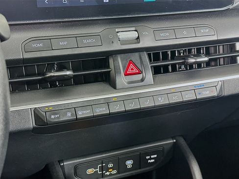 Used 2025 Kia K4 FWD image 23