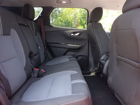 Used 2025 Chevrolet Blazer LT AWD/4WD image 16