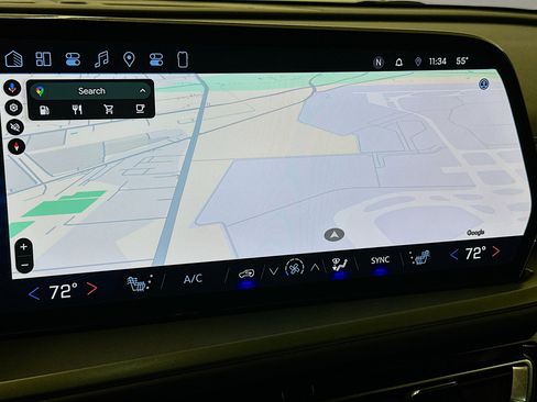 Used 2025 Chevrolet Traverse LT image 22