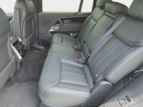 New 2026 Land Rover Range Rover Long Wheelbase SE AWD/4WD image 16