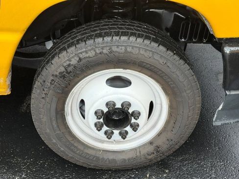 Used 2022 Ford E-350 and Econoline 350 Super Duty RWD image 11
