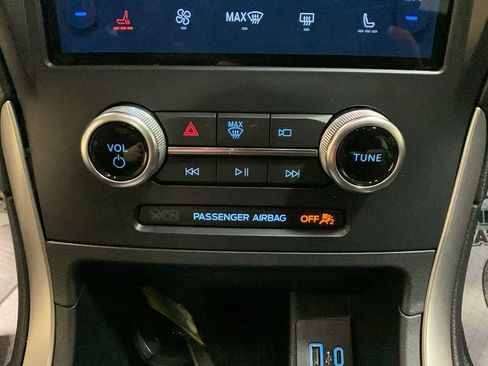 Certified 2022 Ford Edge SEL w/ Convenience Package image 43