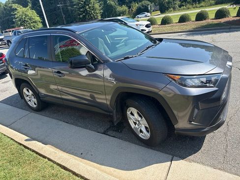 Used 2020 Toyota RAV4 LE w/ All Weather Liner Package AWD/4WD image 7