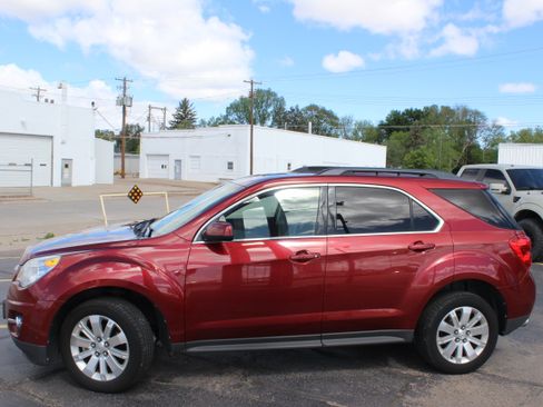 Used 2010 Chevrolet Equinox LT AWD/4WD image 5