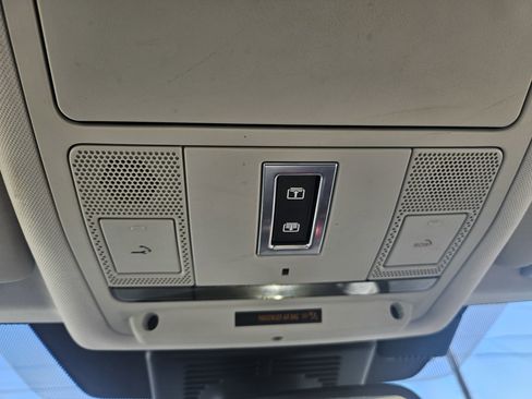 Used 2017 Land Rover Discovery Sport HSE image 23