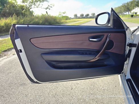 Used 2010 BMW 128i Convertible image 25