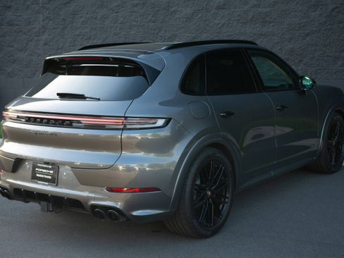 Certified 2025 Porsche Cayenne GTS image 7