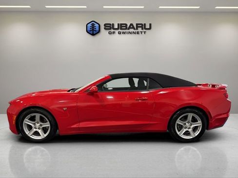 Used 2020 Chevrolet Camaro LT image 2