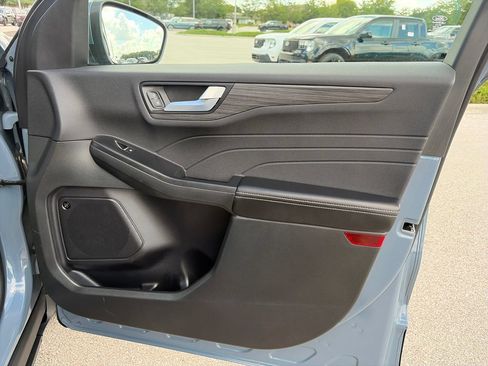 Used 2026 Ford Escape SE w/ PHEV Premium Package FWD image 11
