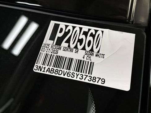 Used 2025 Nissan Sentra SR image 28