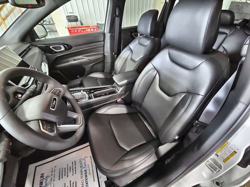 New 2026 Jeep Compass Limited AWD/4WD image 17