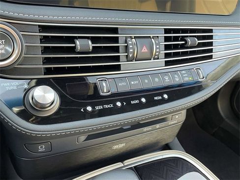 Used 2022 Lexus LS 500 image 31