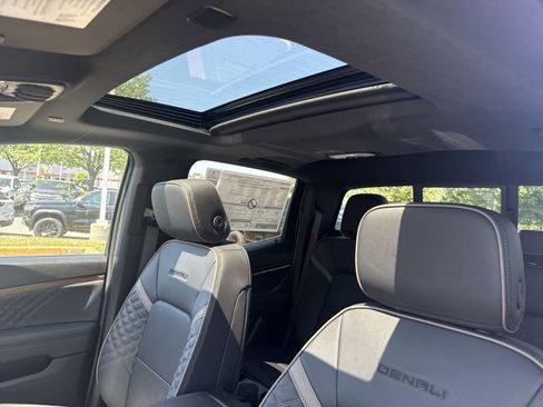 New 2026 GMC Canyon Denali AWD/4WD image 18
