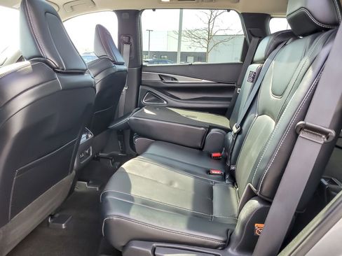 Used 2023 INFINITI QX60 Luxe w/ Performance Audio Package AWD/4WD image 10