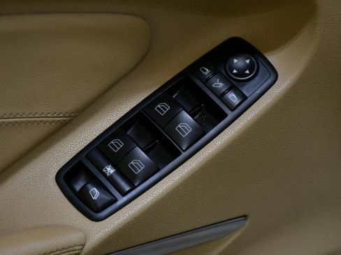 Used 2012 Mercedes-Benz GL 450 4MATIC image 12