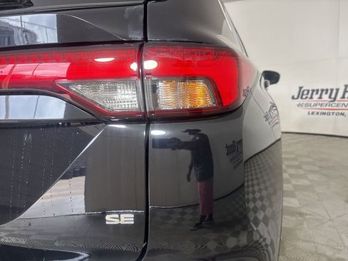 Used 2023 Mitsubishi Outlander SE FWD image 33